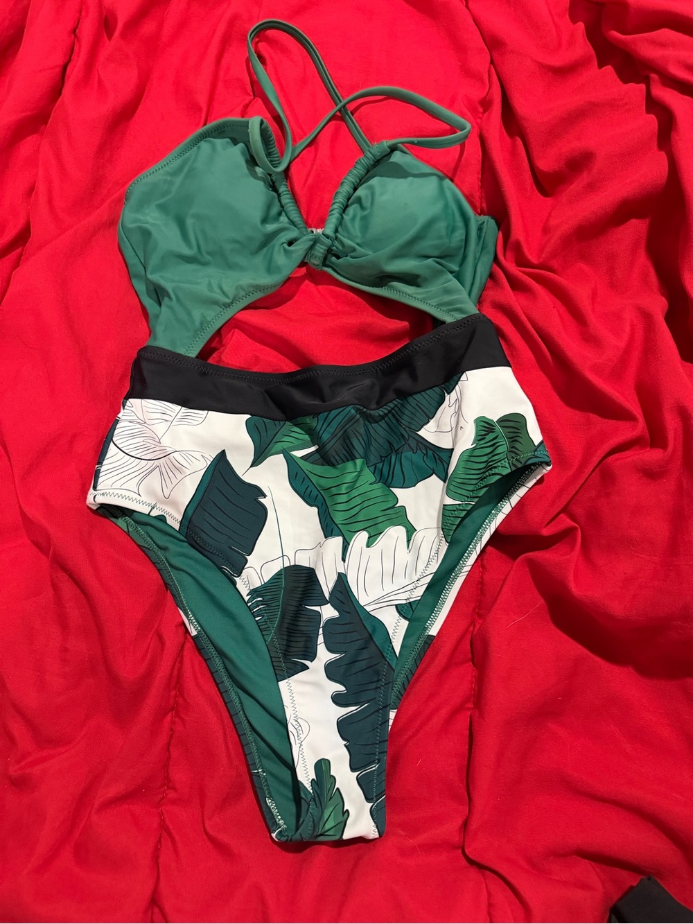 Cupshe Green Leaf-Print One-Piece Swimsuit with High-Waist